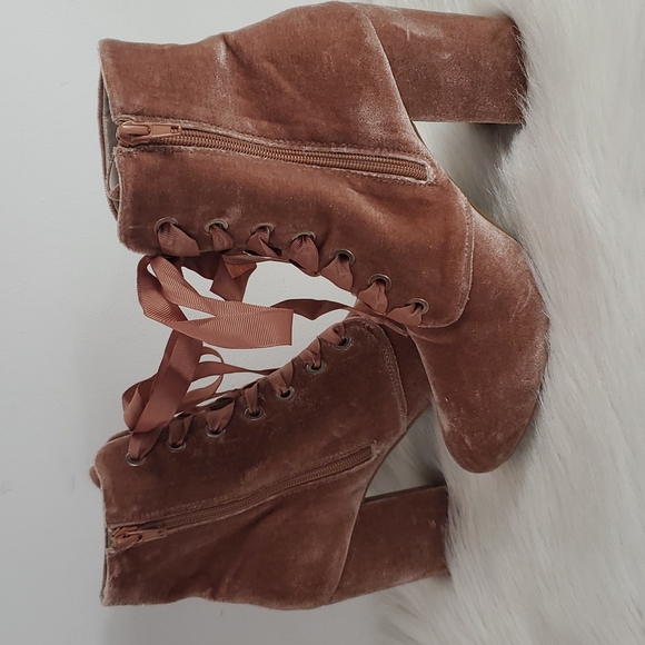 Kenneth Cole Corrine lace up booties - Picture 2 of 9